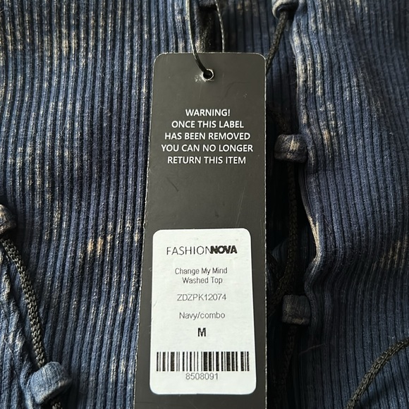 FashionNova NWT long Sleeves stretch two toned Top size M - Picture 4 of 4